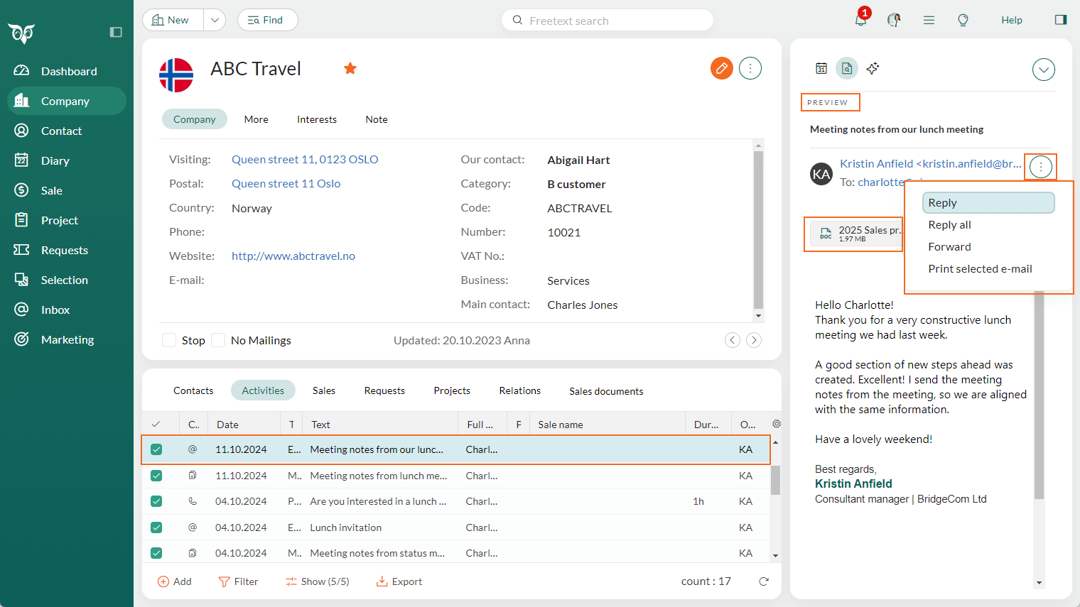 Side panel preview of email with tasks like reply and forward -screenshot